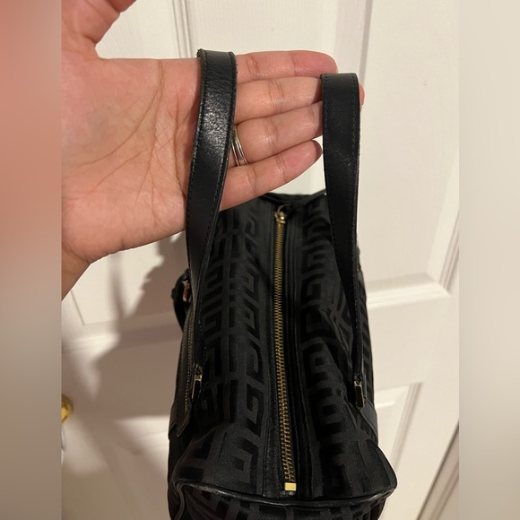Authentic Give nchy handbag - Picture 6 of 13